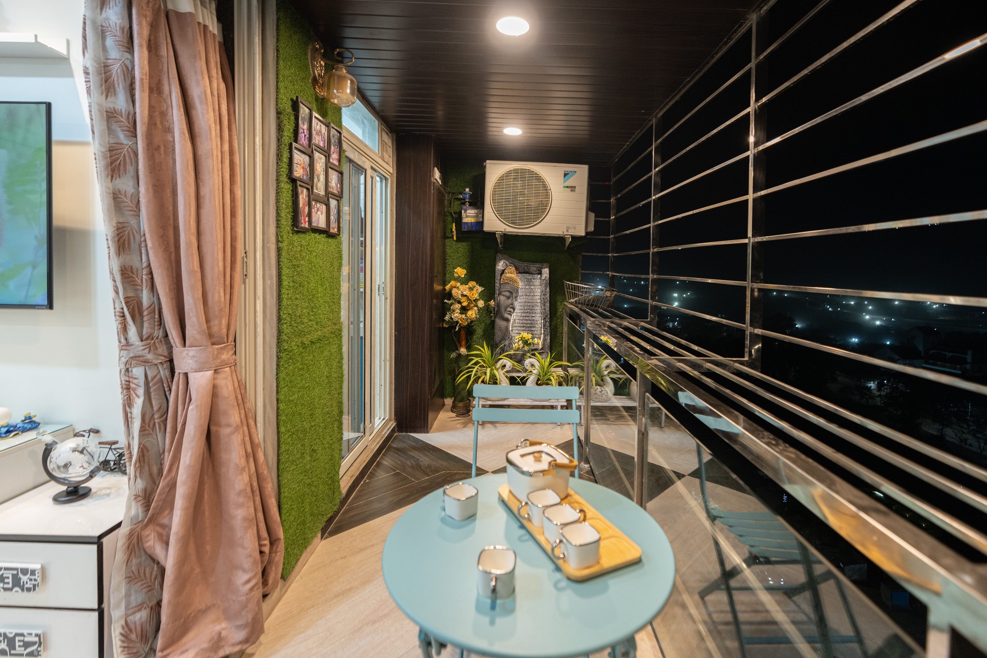 Minimal bedroom interior design for modern homes by Indus Studio